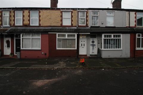 3 bedroom terraced house to rent, Weston Avenue, Manchester M40