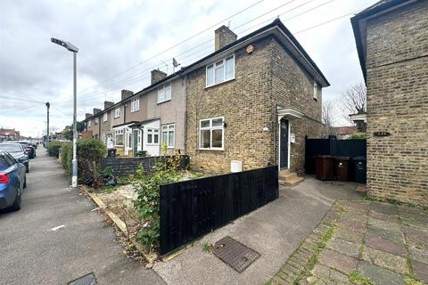 2 bedroom end of terrace house to rent, Bonham Road, Dagenham