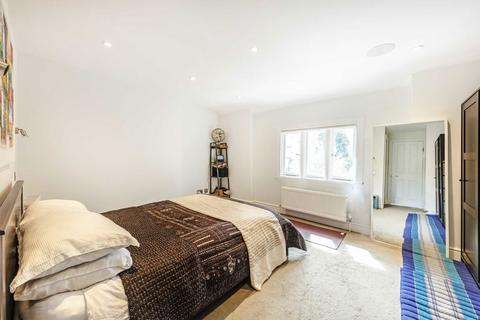 3 bedroom flat for sale, Greville Road, London NW6