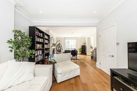 3 bedroom flat for sale, Greville Road, London NW6