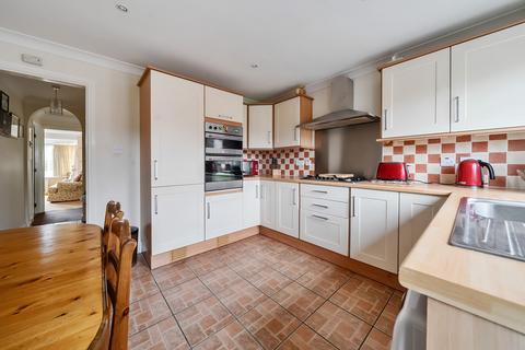 2 bedroom bungalow for sale, Woodside Road, Farnham, Surrey, GU9