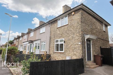 2 bedroom end of terrace house to rent, Bonham Road, Dagenham