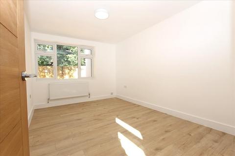 3 bedroom house to rent, Sewardstone Road, London, E4