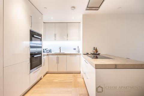 2 bedroom apartment to rent, Savoy House, London WC2R