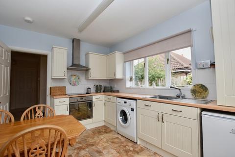 3 bedroom detached bungalow for sale, Broadmanor, Pocklington