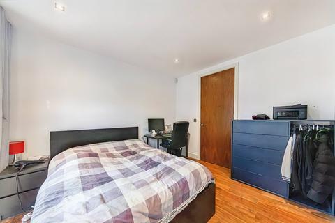 2 bedroom flat for sale, Netley Street, London NW1