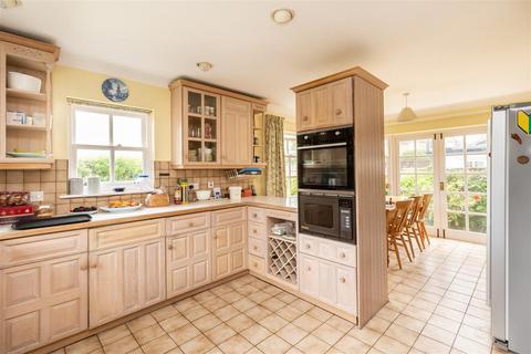 5 bedroom detached house for sale, Black Horse Lane, North Weald