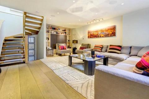 2 bedroom detached house to rent, *SHORT LET* Prince Arthur Mews, Hampstead Village, NW3