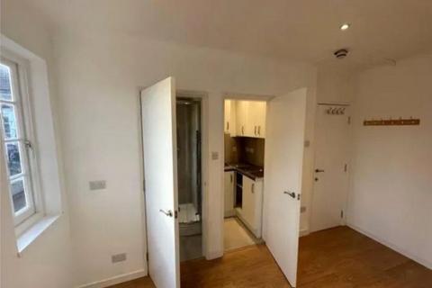 Studio to rent, The Market Place, Hampstead Garden Suburb, NW11