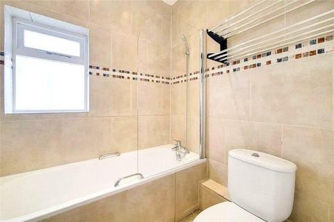 2 bedroom flat to rent, Finchley Road, Golders Hill, NW11