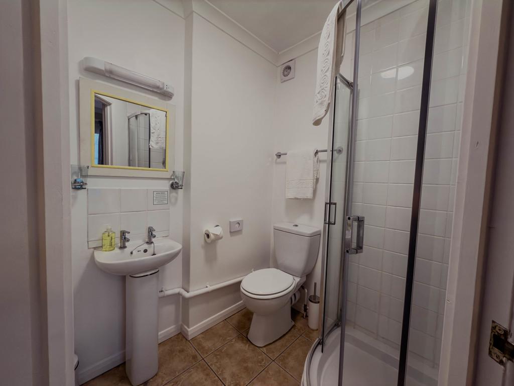 Room 9 Bathroom