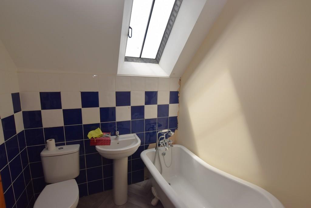 Charlton Barn Bathroom