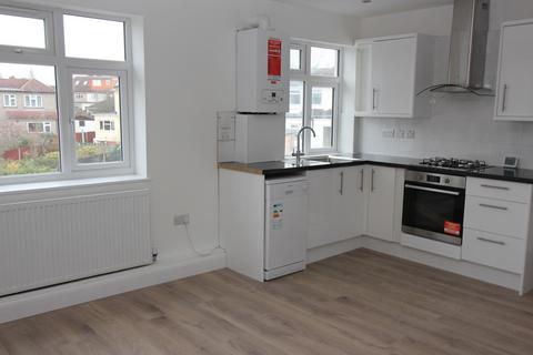 2 bedroom flat to rent, Waverley Road, Harrow