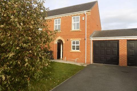 3 bedroom semi-detached house to rent, Moorfield Close, Darlington