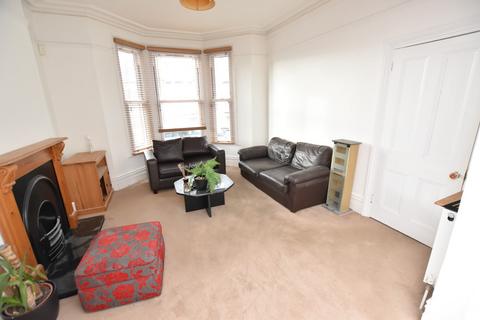 4 bedroom terraced house to rent, Station Road, Margate