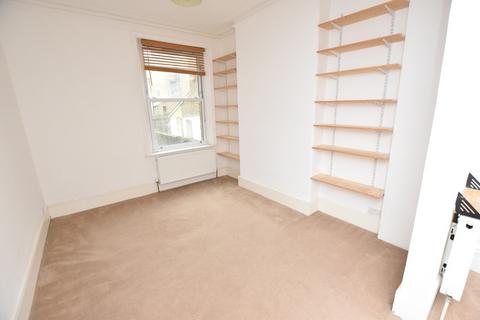 4 bedroom terraced house to rent, Station Road, Margate