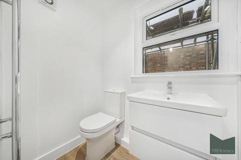 1 bedroom flat for sale, Wood Street