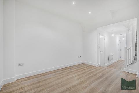 1 bedroom flat for sale, Wood Street