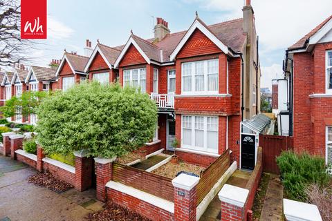 3 bedroom flat for sale, Walsingham Road, Hove