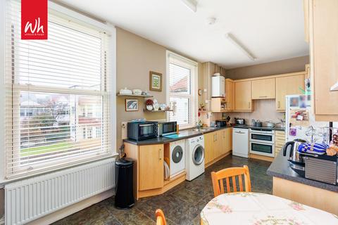 3 bedroom flat for sale, Walsingham Road, Hove