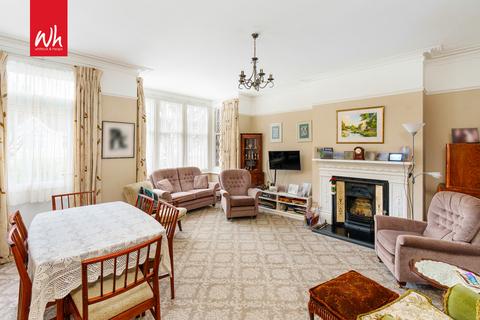 3 bedroom flat for sale, Walsingham Road, Hove