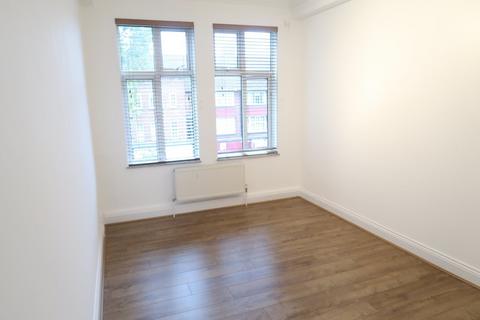 3 bedroom apartment to rent, Vivian Avenue, London NW4