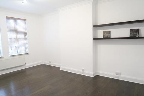 3 bedroom apartment to rent, Vivian Avenue, London NW4