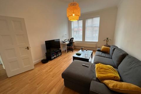 2 bedroom apartment to rent, Vivian Avenue, London NW4