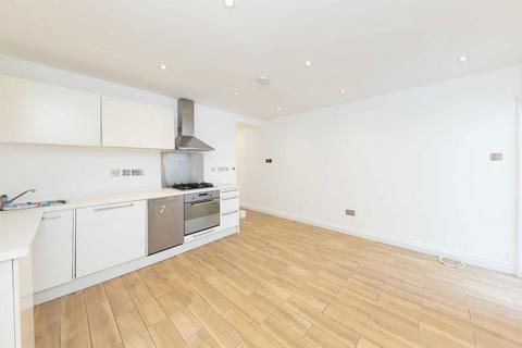 2 bedroom flat to rent, Shakespeare Road, London W3