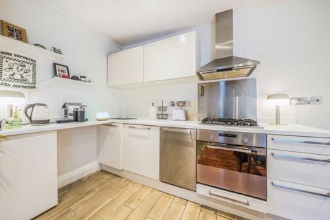 2 bedroom flat to rent, Shakespeare Road, London W3