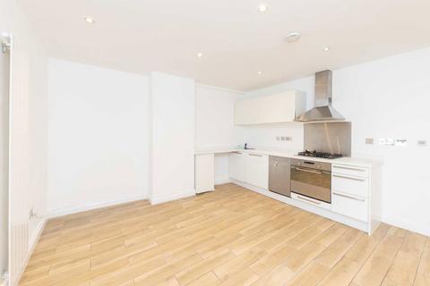 2 bedroom flat to rent, Shakespeare Road, London W3