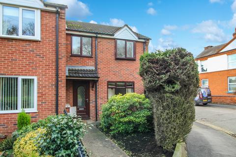 3 bedroom townhouse to rent, Oakleys Road, Nottingham NG10