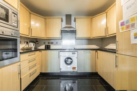 2 bedroom flat for sale, Uxbridge Road, London W5