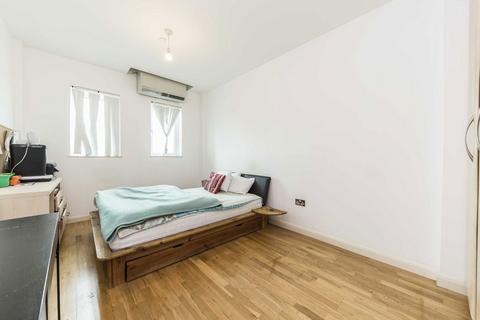 2 bedroom flat for sale, Uxbridge Road, London W5