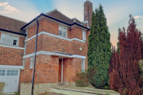 5 bedroom detached house to rent, Brim Hill, London N2