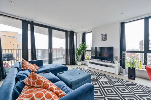 3 bedroom flat for sale, Antiopa House, Brixton, London, SW9