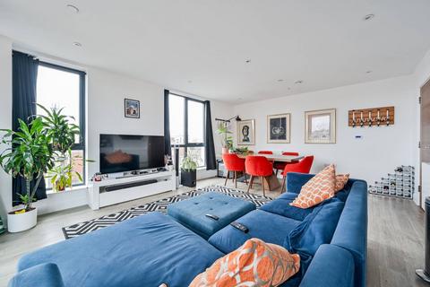 3 bedroom flat for sale, Antiopa House, Brixton, London, SW9