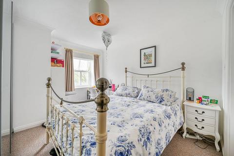 13 Alfred Close, London, W4 5UW