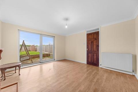 3 bedroom terraced house for sale, Windmill Chase, Leeds LS26