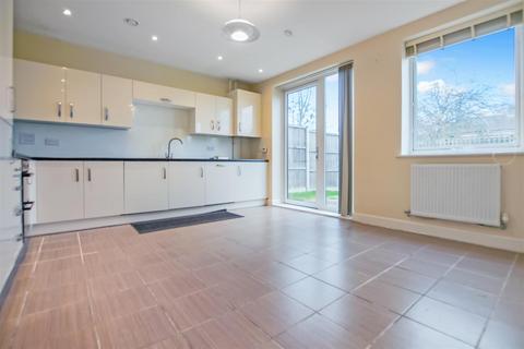 4 bedroom terraced house to rent, Harrow HA3