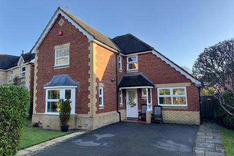 4 bedroom detached house for sale, Eversfield, Southwater, Horsham