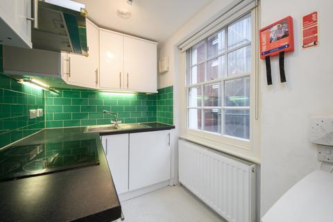 Studio to rent, Sandwich Street, Bloomsbury, London