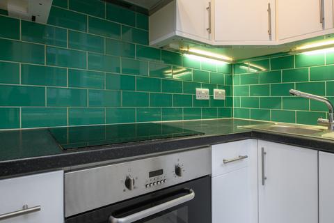 Studio to rent, Sandwich Street, Bloomsbury, London