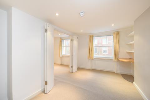 Studio to rent, Sandwich Street, Bloomsbury, London