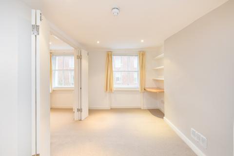 Studio to rent, Sandwich Street, Bloomsbury, London