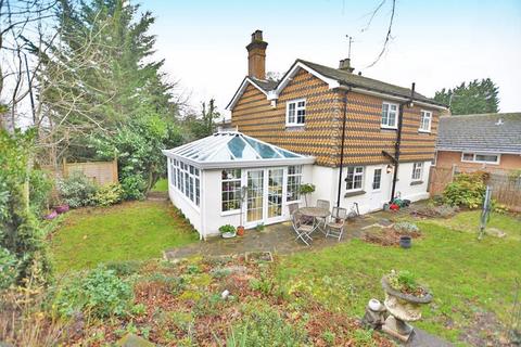 4 bedroom cottage for sale, Sittingbourne Road, Maidstone