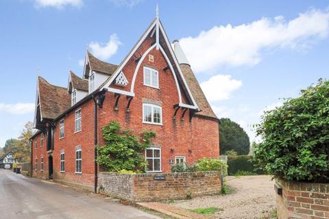 4 bedroom semi-detached house for sale, The Street, Canterbury CT4