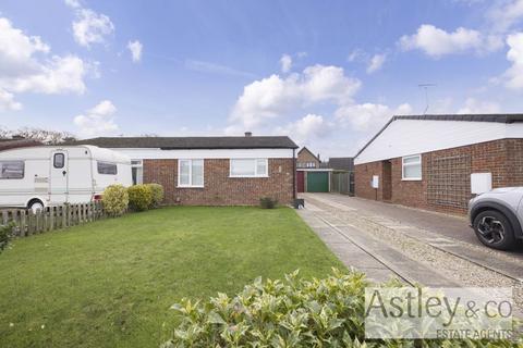 2 bedroom semi-detached bungalow for sale, Cere Road, Sprowston, Norwich, NR7