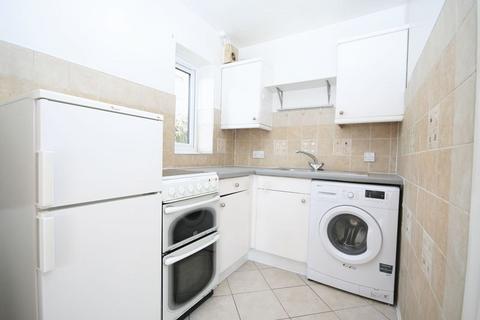 Studio to rent, Pentland Place, Northolt