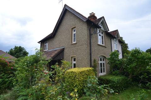 3 bedroom semi-detached house to rent, Reading Road, Yateley